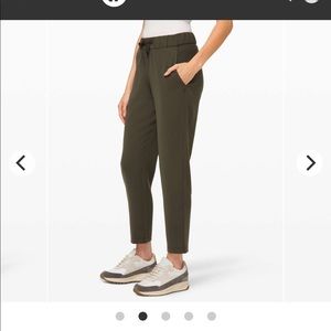 Lulu Lemon On the Fly 7/8 Woven